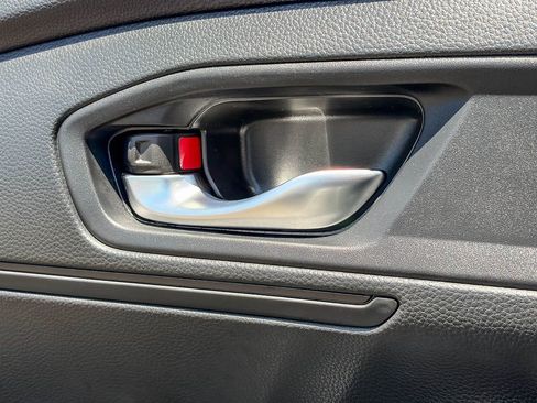Used 2023 Honda Accord LX image 41