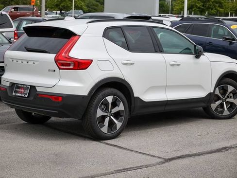 Certified 2026 Volvo XC40 B5 Plus AWD/4WD image 26