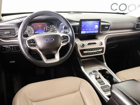 Used 2023 Ford Explorer XLT w/ Equipment Group 202A image 2