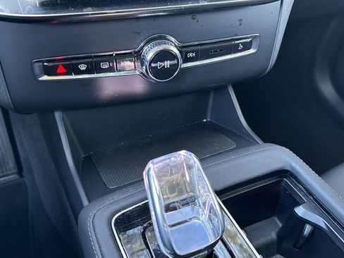 Used 2025 Volvo XC90 B6 Plus image 29