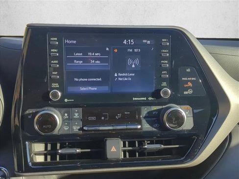 Used 2022 Toyota Highlander XLE image 13