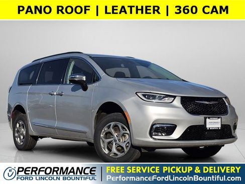 Used 2023 Chrysler Pacifica Limited AWD/4WD image 1