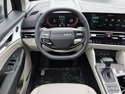 New 2026 Kia Sportage EX FWD image 7