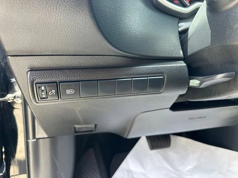 Used 2020 Toyota Corolla SE FWD image 15