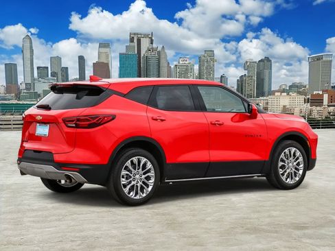 Used 2023 Chevrolet Blazer LT FWD image 4