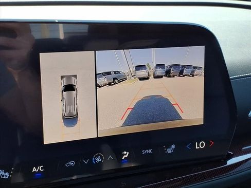 New 2026 Chevrolet Traverse Z71 w/ Driver Confidence Package image 14