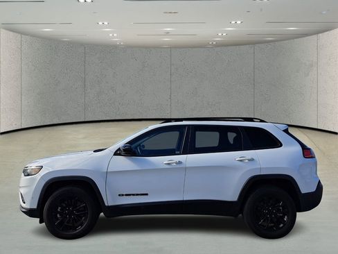 Used 2023 Jeep Cherokee Altitude Lux image 8