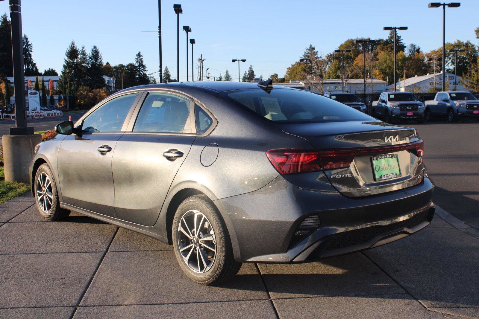 Used 2023 Kia Forte LXS FWD image 3