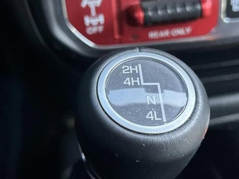 Used 2020 Jeep Wrangler Rubicon w/ LED Lighting Group AWD/4WD image 33