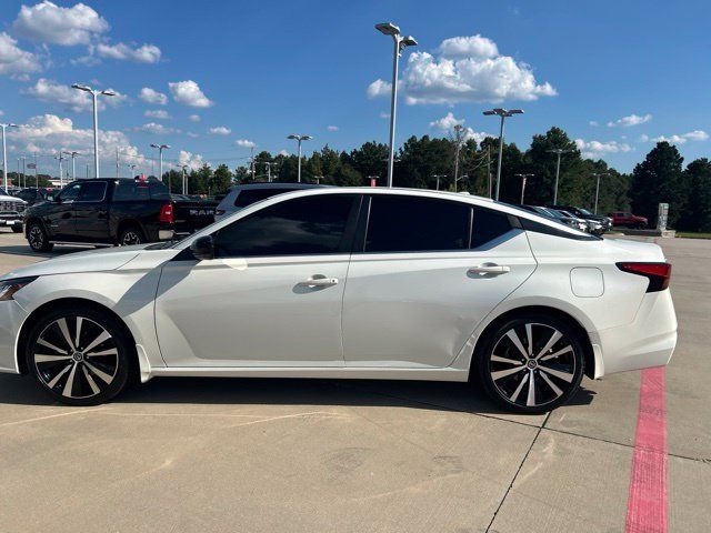 Used 2020 Nissan Altima 2.5 SR w/ Premium Package FWD image 6