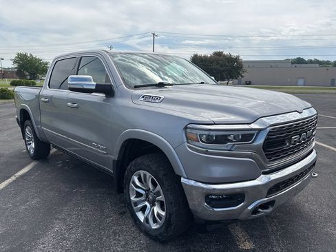 Used 2022 RAM 1500 Limited w/ Off-Road Group AWD/4WD image 3
