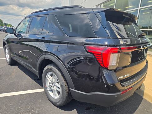 New 2026 Ford Explorer Active AWD/4WD image 11