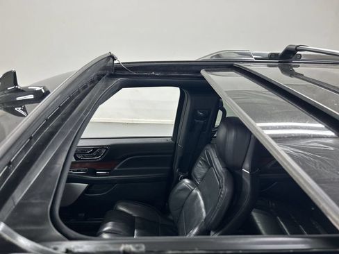 Used 2021 Lincoln Navigator L Reserve AWD/4WD image 20