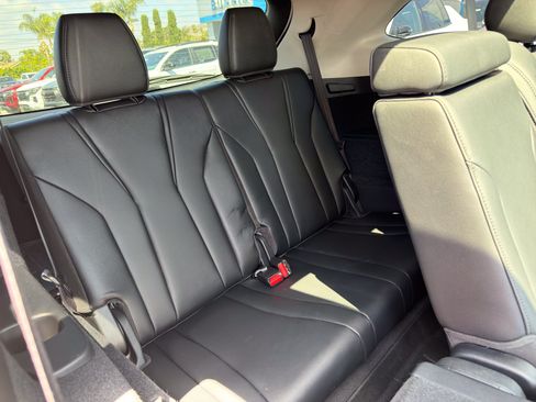 Used 2022 Acura MDX FWD image 14