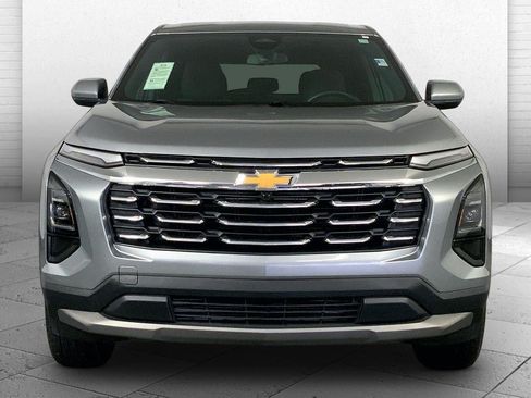 Used 2026 Chevrolet Equinox LT FWD image 2