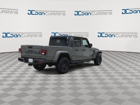 Used 2021 Jeep Gladiator Sport AWD/4WD image 9