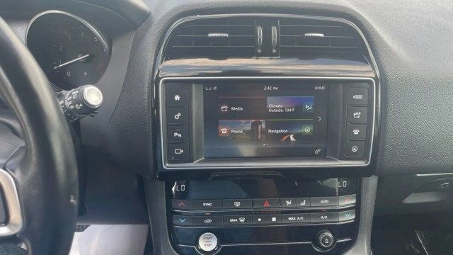 Used 2018 Jaguar F-PACE Prestige AWD/4WD image 20