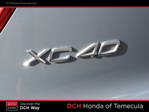 Used 2021 Volvo XC40 T4 Inscription image 7