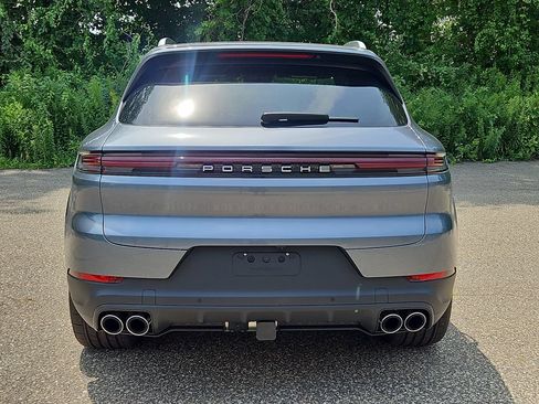 Certified 2026 Porsche Cayenne AWD/4WD image 6
