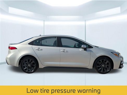 Used 2025 Toyota Corolla SE FWD image 8