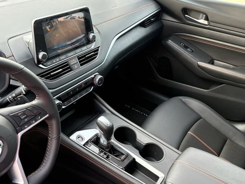 Used 2022 Nissan Altima 2.5 SR FWD image 17