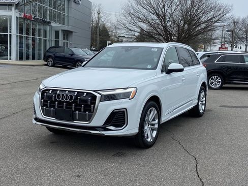 Used 2025 Audi Q7 2.0T Premium Plus w/ Premium Plus Package image 8