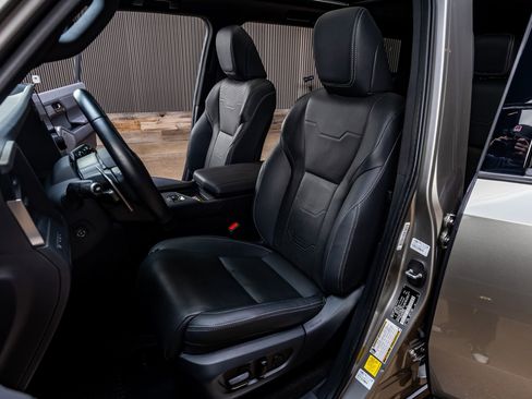 Used 2024 Lexus GX 550 w/ Accessory Package (Z1) AWD/4WD image 29