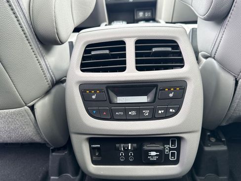 Used 2019 Honda Pilot Elite image 19