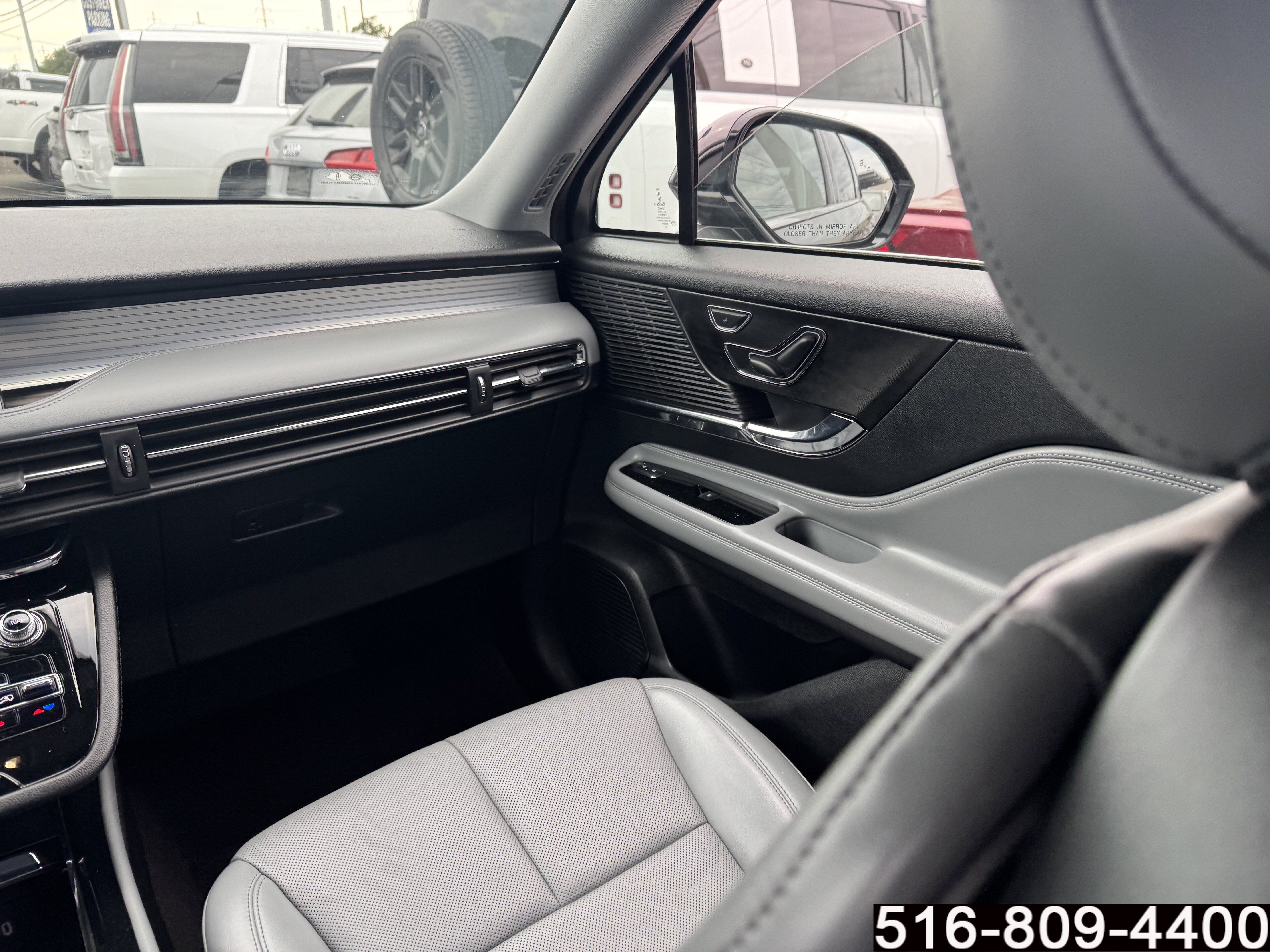 Used 2022 Lincoln Corsair AWD w/ Premium Package image 13