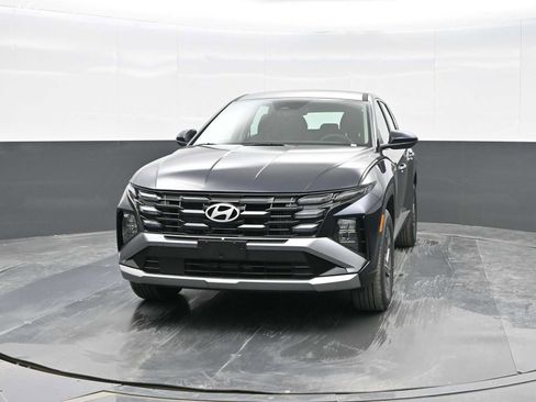 New 2026 Hyundai Tucson Blue SE image 3