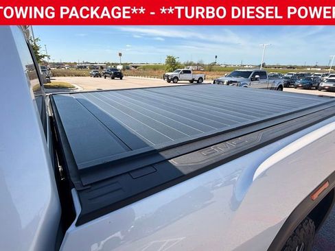 Used 2024 GMC Sierra 2500 Denali Ultimate image 9