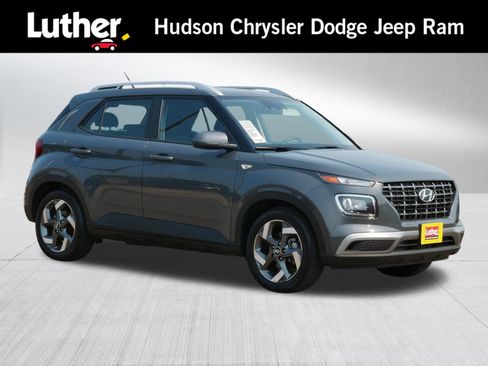 Used 2025 Hyundai Venue SEL FWD image 1