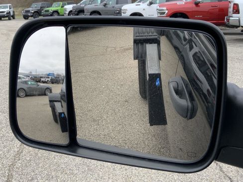 Used 2022 RAM 3500 Tradesman image 16