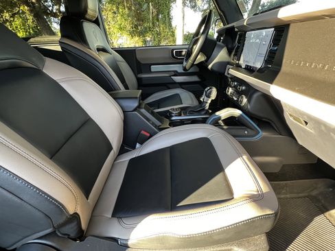 Used 2023 Ford Bronco Wildtrak image 38