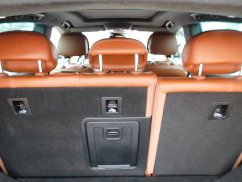 Used 2017 Maserati Levante w/ Luxury Package image 17