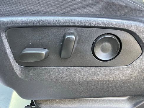 Certified 2024 Chevrolet Silverado 2500 LT w/ Convenience Package image 29