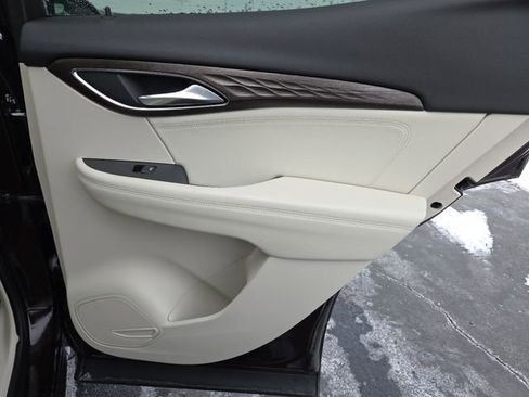 Used 2023 Buick Envision Avenir image 29