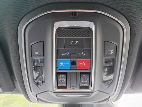 New 2026 Jeep Grand Cherokee Altitude AWD/4WD image 18