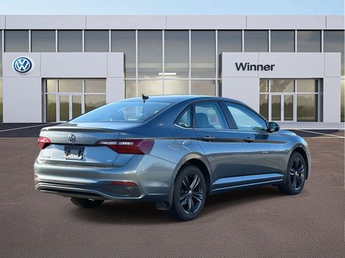 Used 2024 Volkswagen Jetta SE w/ Panoramic Sunroof Package image 3