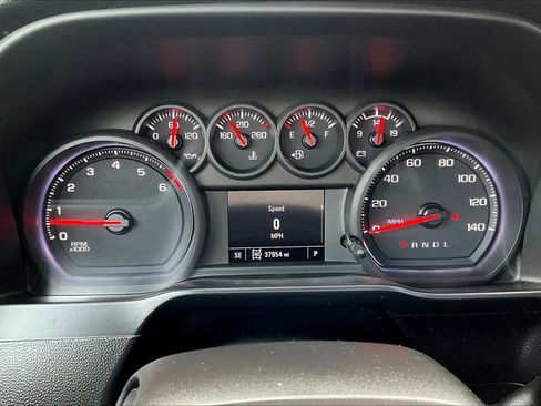 Used 2020 Chevrolet Silverado 1500 Custom w/ Custom Value Package image 9