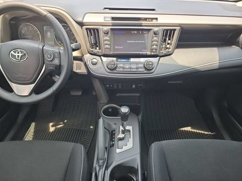Used 2018 Toyota RAV4 XLE AWD/4WD image 11