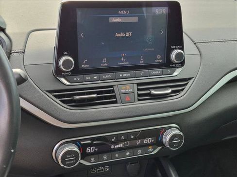 Used 2020 Nissan Altima 2.5 SV FWD image 12