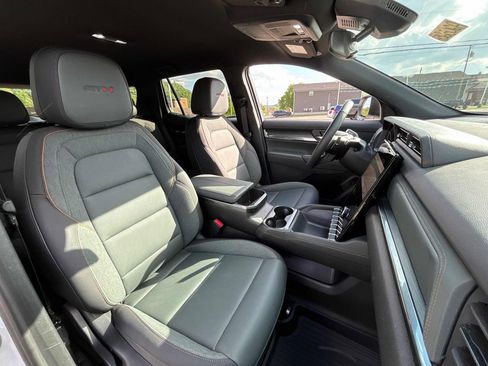 Used 2026 GMC Terrain AT4 w/ LPO, Floor Liner Package AWD/4WD image 29