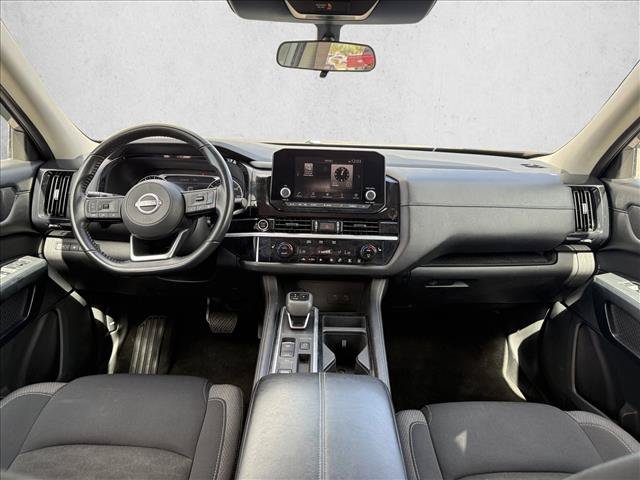 Used 2024 Nissan Pathfinder SV FWD image 14