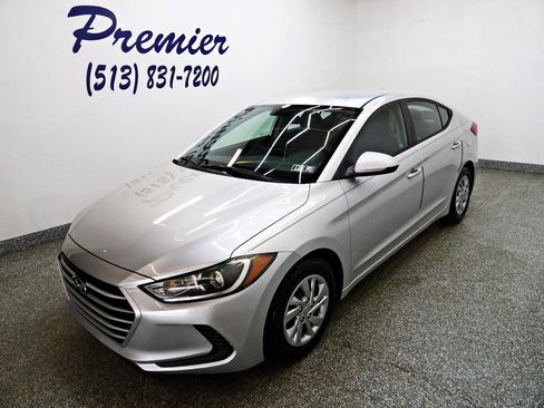 Used 2017 Hyundai Elantra SE image 1