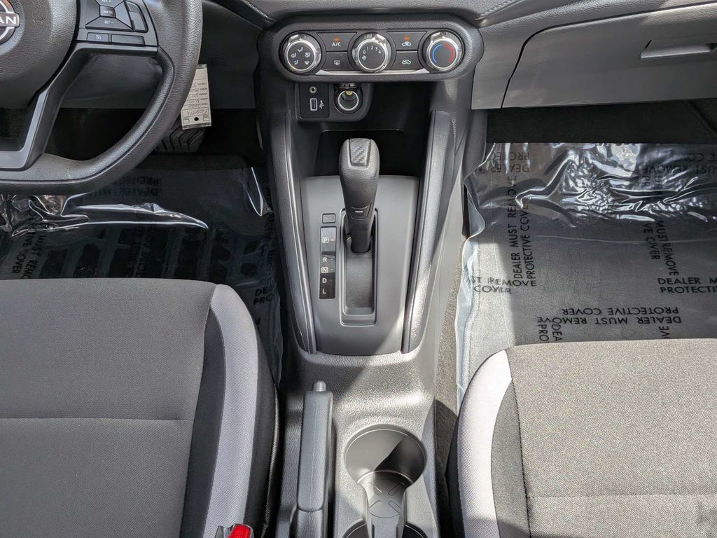 Used 2025 Nissan Versa S w/ Trunk Package FWD image 17