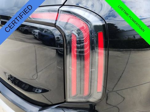 Certified 2024 Kia Telluride SX w/ Towing Package FWD image 37