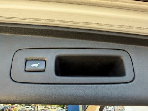 Used 2016 Honda CR-V Touring image 38