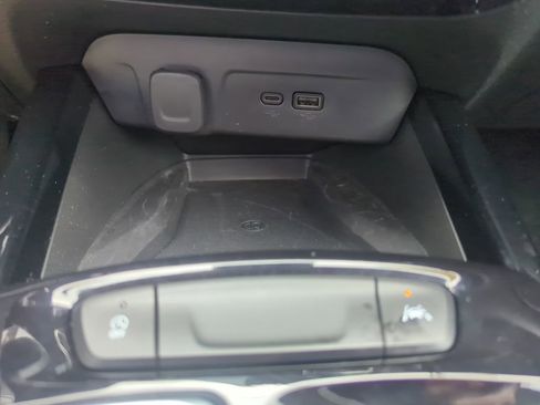 Certified 2025 Chevrolet Trax ACTIV w/ Sunroof Package FWD image 30