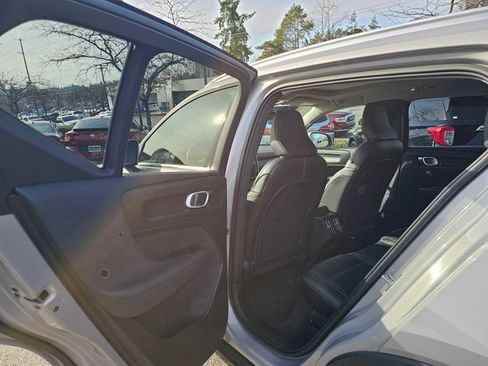 Used 2023 Volvo XC40 B4 Plus w/ Protection Package Premier FWD image 20